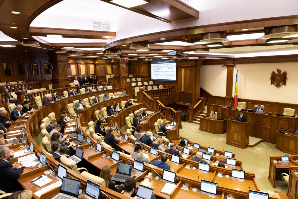 Sondaj // Dacă duminica viitoare ar avea loc alegeri parlamentare anticipate, ȘOR și PAS ar obține cele mai multe mandate